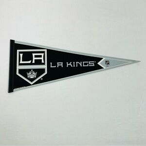 Los Angeles LA Kings NHL Hockey WinCraft Classic Felt Pennant Banner Flag 30x12